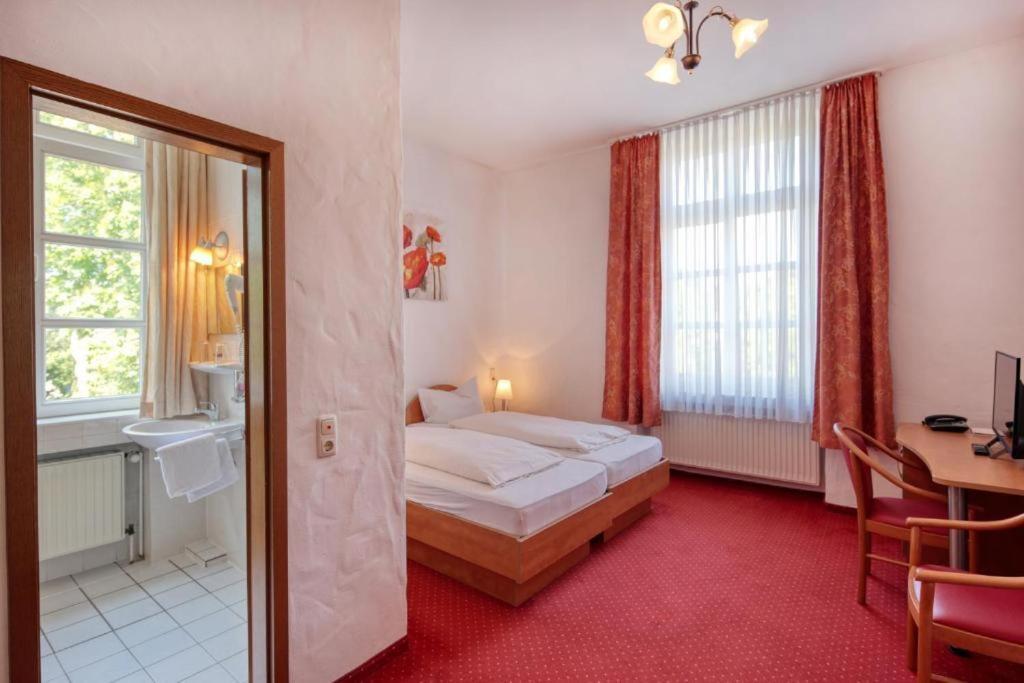 Hotel Restaurant Mathildenhof Pulheim Eksteriør billede